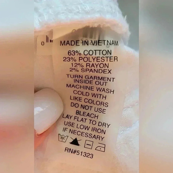 Vince Camuto ultra white Frayed Hem Skinny Leg Mid Rise Ankle Jeans size 27 - Picture 3 of 7